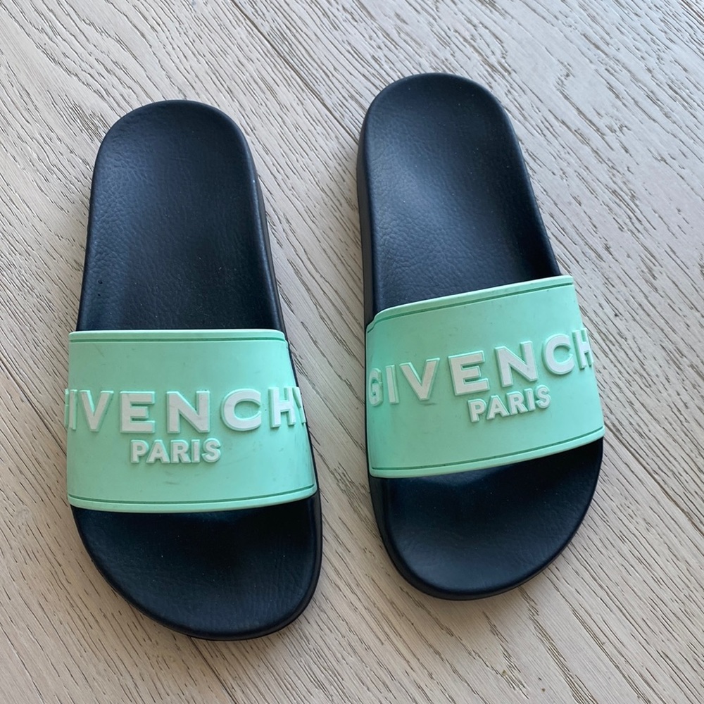 Givenchy Paris slides size 35